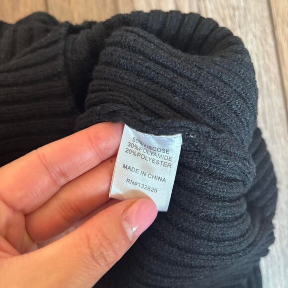 Superdown revolve black keyhole sweater turtleneck size small - Picture 5 of 6